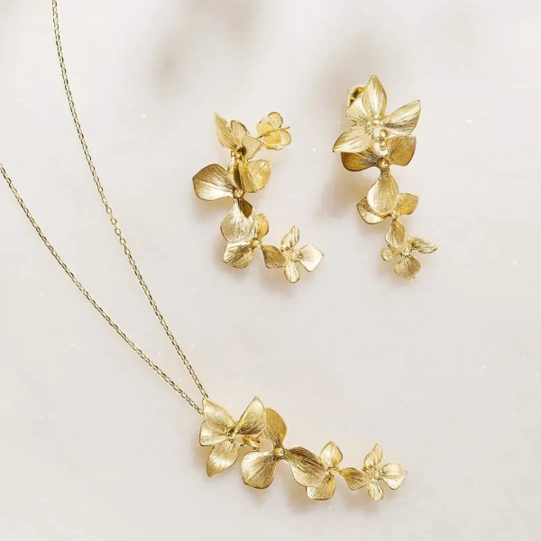 Conjunto de colar e brincos Ourivesaria Pinheiro